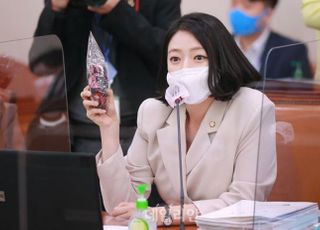 배현진 "文정권은 귀태, 탄생 말았어야"…與 "국회의원직 사퇴하라"