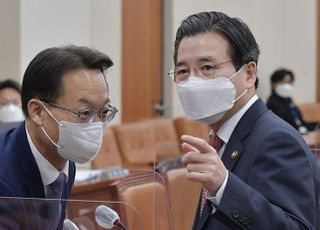 기재차관 "백신, 팬데믹 종료 스위치 아냐…세계경제 불확실 여전"