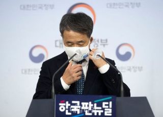 [데일리안 여론조사] 文 "2월 백신접종 가능"…국민 50% '못 믿어'