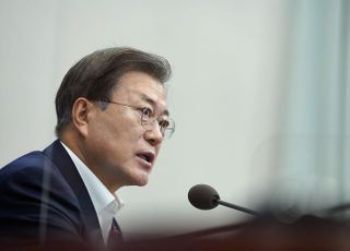 문대통령, 윤석열 '2개월 정직' 징계 재가…추미애는 사의 표명