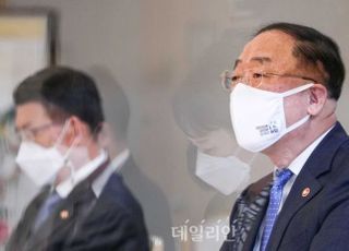 [문정권 부동산 말말말④] “정책 실패 아닌 시장의 실패”