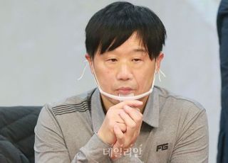 서민 "날벼락에 울부짖는 대깨문...크리스마스 실감"