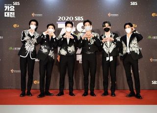 몬스타엑스, '러브 킬라'부터 '무단침입까지'…퍼포먼스 장인 입증