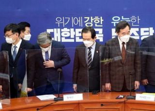 윤석열에 데인 與, 코로나 대응 선회…소상공인에 100~300만원 지급