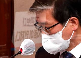 민주당, 기립표결로 변창흠 청문보고서 채택…野 동의없는 26번째 장관