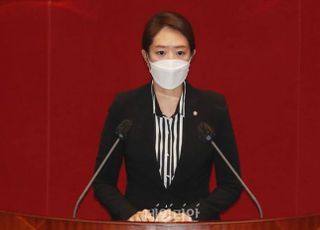 '백신 비밀협약' 놓고 고민정 vs 국민의힘, '거짓말 공방'