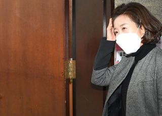 &lt;포토&gt; 김종인 비대위원장실 찾은 나경원