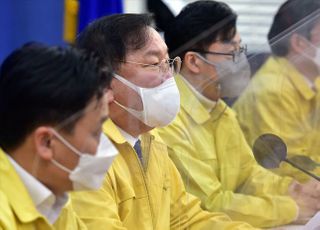 <포토> 모두발언하는 김태년 더불어민주당 원내대표