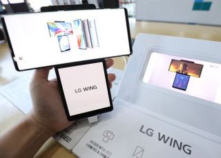 ‘누적적자 5조’ LG 스마트폰 사업 존폐 기로 ...“롤러블은 개발 중”