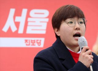 &lt;포토&gt; 서울시장 재보선 출마 선언하는 송명숙 진보당 공동대표