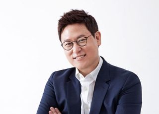 구현모 KT 대표, AI·로봇 인재 ‘데니스 홍 교수’ 영입