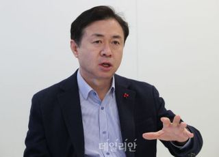 [인터뷰] '가덕' 김영춘 "몰락하는 부산 경제, 文대통령과 함께 살릴 것"
