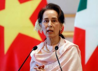 미얀마 군부, 1년간 비상사태 선포…"아웅산 수치, 군부 의해 구금"