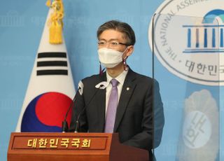 &lt;포토&gt; 조정훈 시대전환 의원, 2호 공약 발표