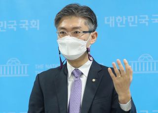 &lt;포토&gt; 조정훈 의원 2호 공약 발표