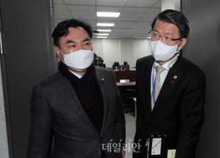 [금융당국의 '공매도 3대 과제' ③] '감놔라 배놔라' 정치권 개입 차단