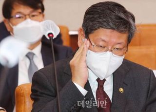 '법사위 노쇼' 이용구, 사과…"설사·고열로 방역수칙상 못 왔다"