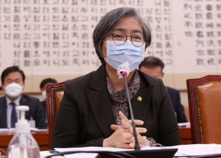 &lt;포토&gt; 법사위 답변하는 정은경 질병관리청장