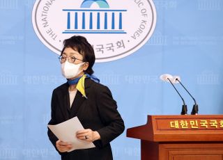 &lt;포토&gt; 범여권 서울시장 후보 단일화 관련 기자회견 마친 김진애 열린민주당 서울시장 후보