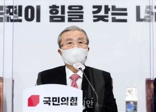 김종인 "윤석열, 자연인 돼서 보자고 하면 볼 수도"