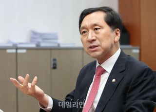 김기현 "윤석열 사퇴, 헌법정신 속절없이 무너질 위기"