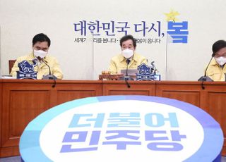 &lt;포토&gt;이낙연 "윤석열 사퇴, 상식적이지 않은 뜬금없는 처신"