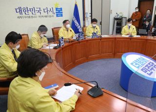 &lt;포토&gt; 민주당 죄고위 주재하는 김태년 대표 직무대행