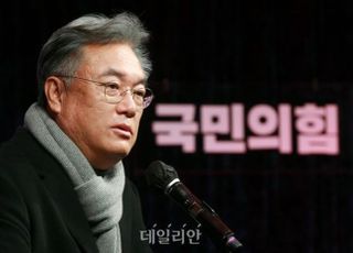 정진석 "MB 사찰 문건? 그런 게 있으면 '정진석 문건'도 공개하라"