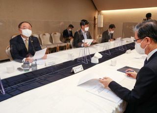 &lt;포토&gt; 홍남기 "LH 1차 조사, 시작에 불과...부동산 범죄와 전쟁 각오"