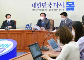 &lt;포토&gt; 김태년 대표 직무대행 기자간담회