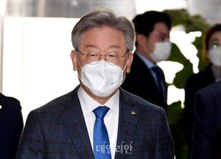 문대통령 "부동산 적폐 청산"…이재명 "한마음 한뜻 '원팀'"