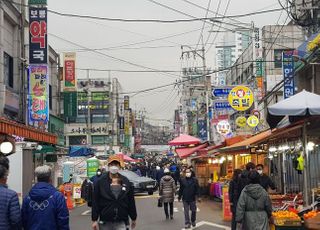 [서울 민심르포 ①서남권] "대통령의 무능이 피부로 느껴지긴 처음"