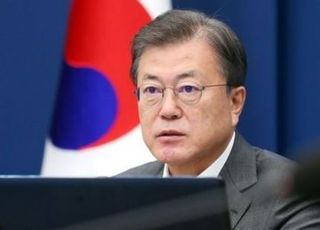 문대통령 "백신 안전성 의심 품지 말고 접종 응해달라"