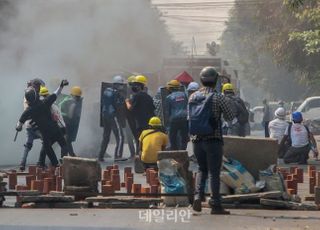 신한은행 미얀마 현지 직원 피격...“단계적 철수 검토”