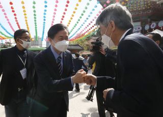 &lt;포토&gt; 삼광사 찾은 김영춘 부산시장 후보