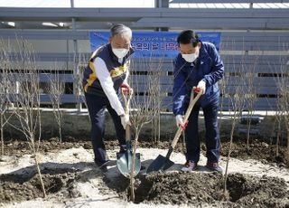 SR, 식목일 맞아 수서역에 무궁화 1000주 식재