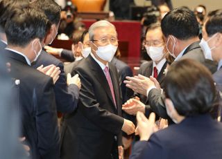 &lt;포토&gt; 굿바이 국민의힘, 떠나는 김종인