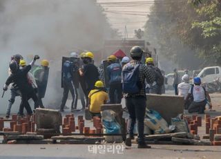 미얀마 대규모 유혈사태…"80명 이상 사망"