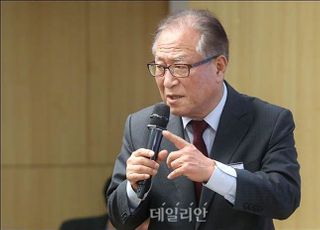 정세현 "美 전단금지법 청문회, 세미나 수준"…무색해진 정부 '수습'