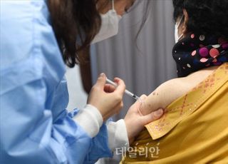 [단독] 40대 여성 간호조무사, 아스트라제네카 접종 후 사지 마비