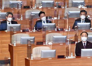 SLBM 도발 우려에도…대정부질문서 '북한'은 없었다
