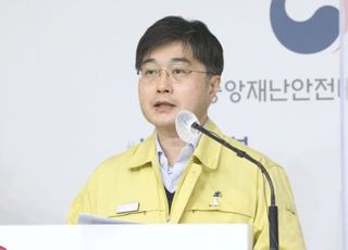 "백신 권고 휴가, 없는 것과 마찬가지…의무 휴가로 바꿔야"