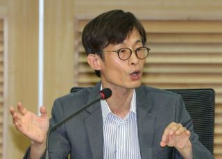 윤나땡?…與에 경고한 진보학자 "윤석열 내공 있다"