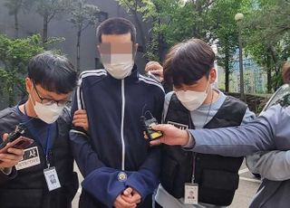 "왜 눈 마주쳐" 70대 노인 마구 때린 20대 '살인미수' 혐의 송치