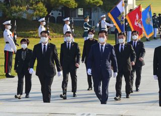 &lt;포토&gt; 송영길, 현충원 참배로 당무 개시