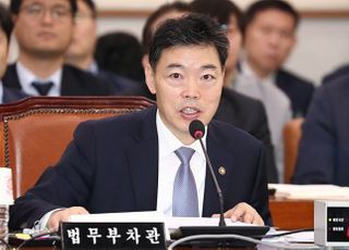 [속보] 문대통령, 새 검찰총장에 김오수 전 법무부 차관 지명