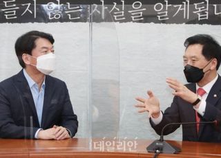 '통합 첫단추 꿴' 김기현‧안철수 "합당시계는 6월부터"