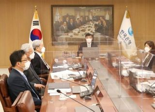 힘 받는 금리인상론...출구 고심하는 한은