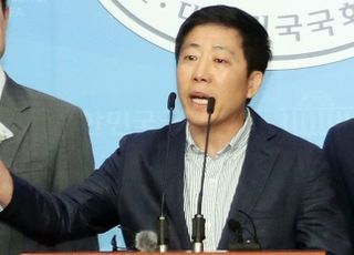 '대북전단 살포' 박상학 "문재인 대통령 여적죄로 고발할 것"