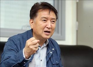 김영환 "文정부 탈원전 미친 정책…망국의 길로 가고 있어"